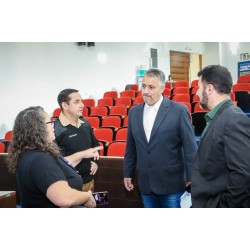 Veto do prefeito a projeto de denominação de via pública rejeitado em votação única pelos vereadores de Campo Largo